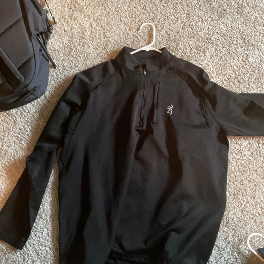 Large black browning outdoor pullover sweater